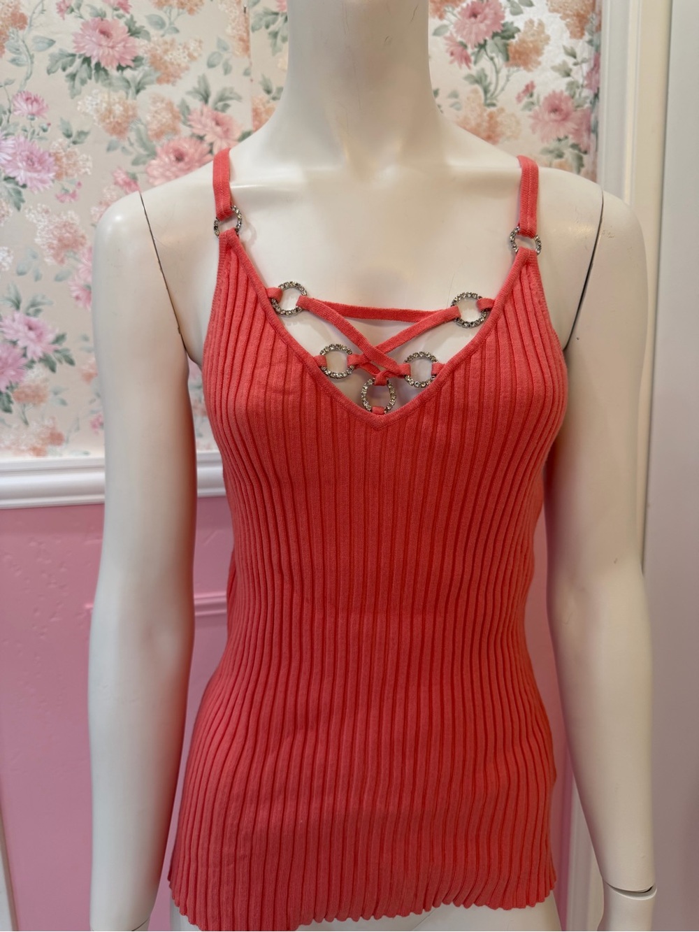 Y2K Sleeveless Ribbed Red Tank Top with Decorative Rings